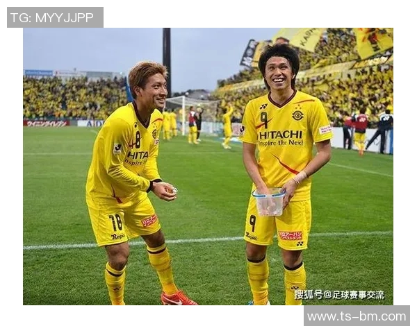 足球新手必看:提升个人能力的全面入门指南与技巧分享 足球新手必看:提升个人能力的全面入门指南与技巧分享