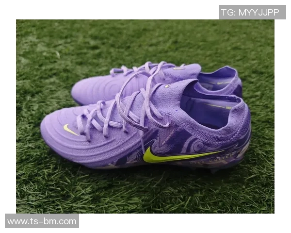 紫色足球明星的传奇故事与成就揭秘